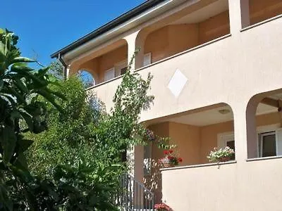 Mit Privater Terrasse Apartment Banjole