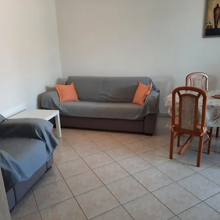 Mit Privater Terrasse Apartment Banjole