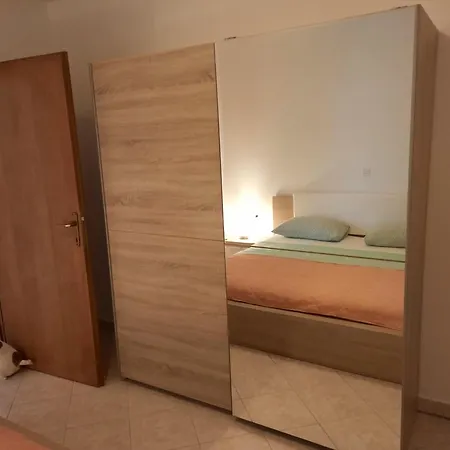 Apartment Mit Privater Terrasse