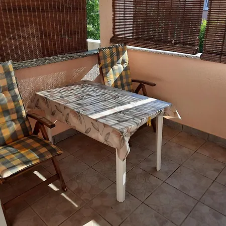 Mit Privater Terrasse Apartment